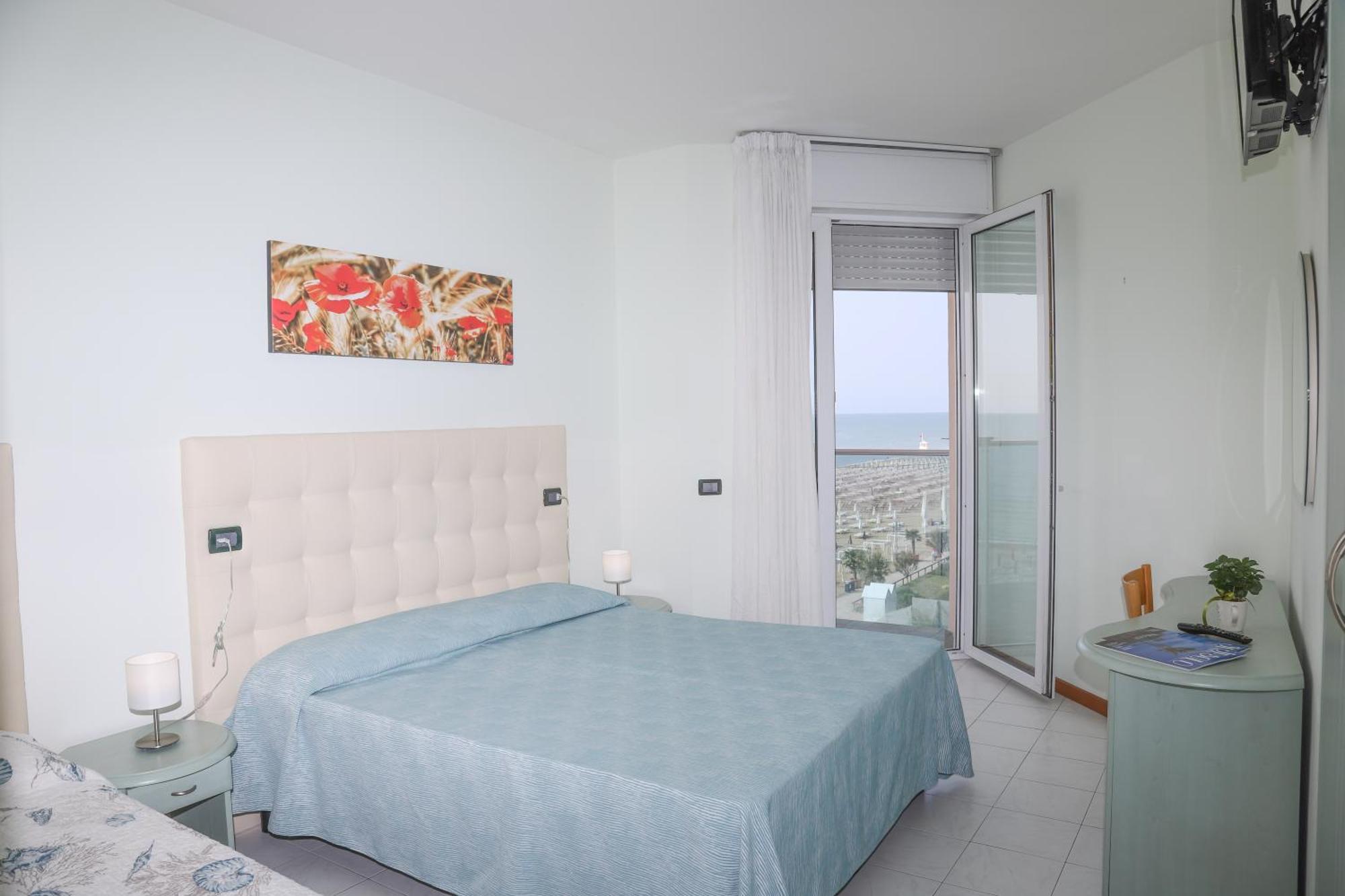 Hotel La Bussola Lido di Jesolo Exterior photo